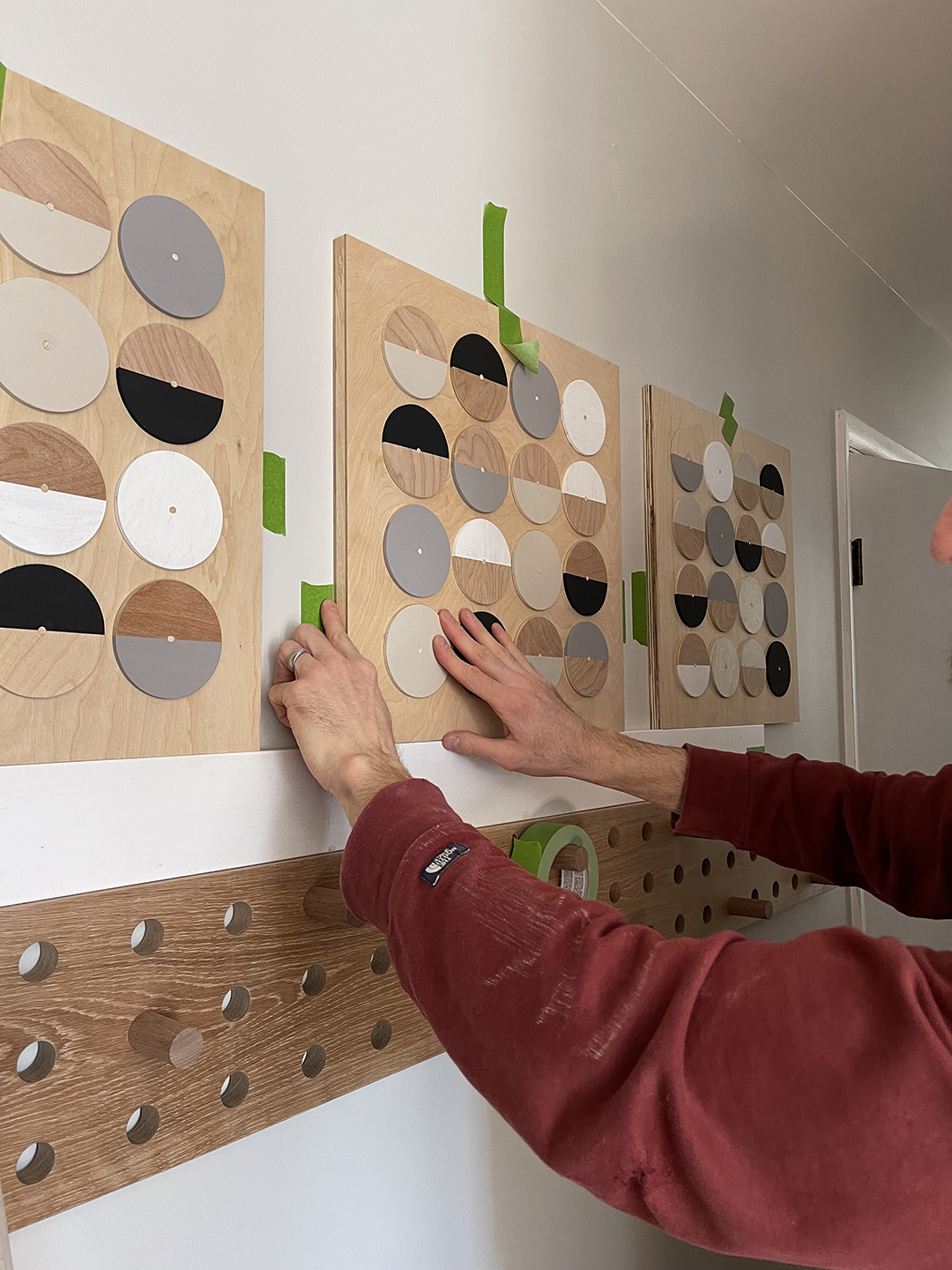 Pegboard in birch plywood black -comes with shelves and pegs